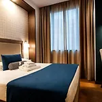 Fly Deco Hotel