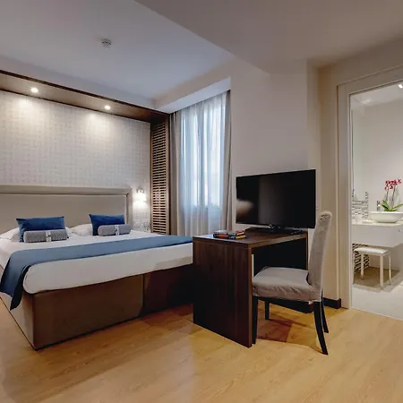 Hotel Fly Decó 4*