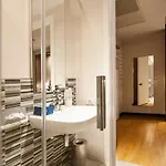 Fly Deco Hotel