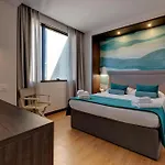 Fly Deco Hotel 4*