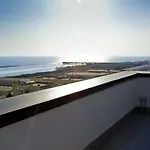 Fly Deco Hotel