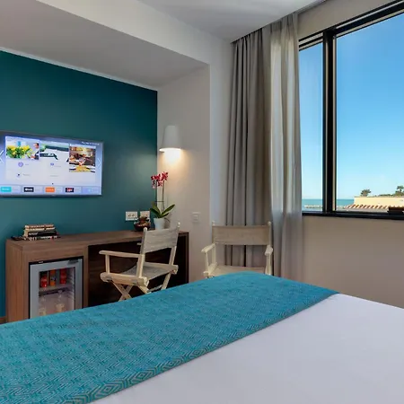 Fly Deco Hotel 4*