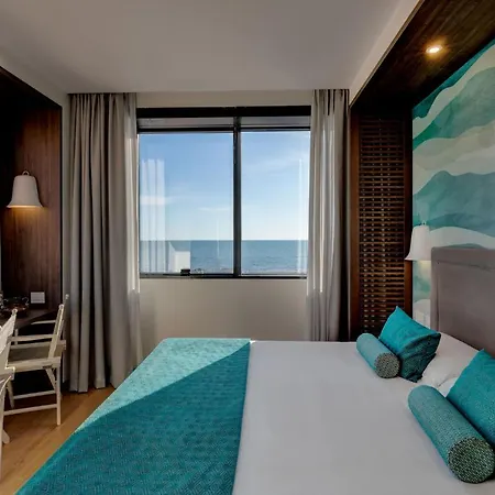 Fly Deco Hotel 4*
