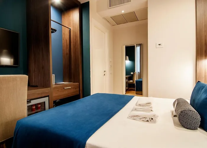 Fly Deco Hotel 4*