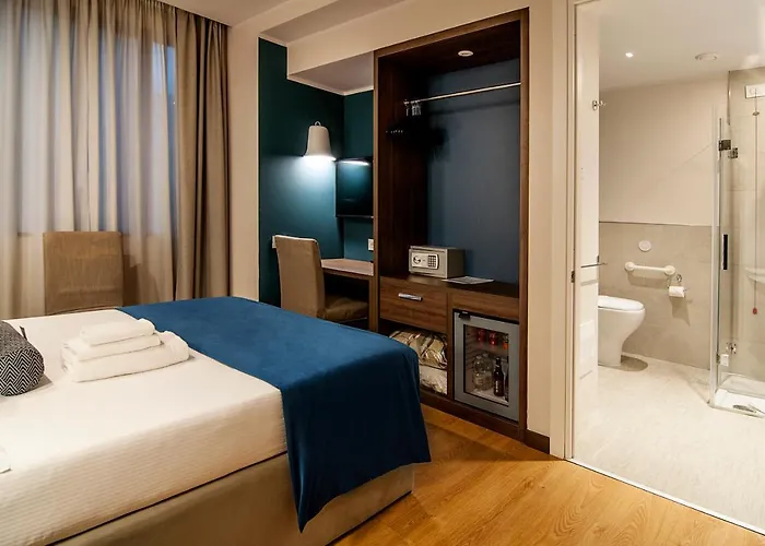 Fly Deco Hotel